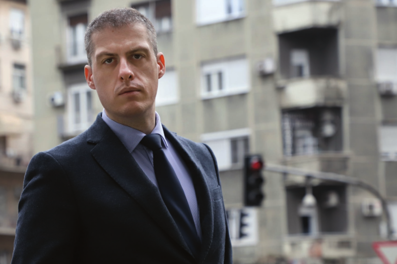 RAZOTKRIVEN! Ivan Ninić agent šiptarskih službi? Skreće pažnju sa detalja u klipu krivičnim prijavama!